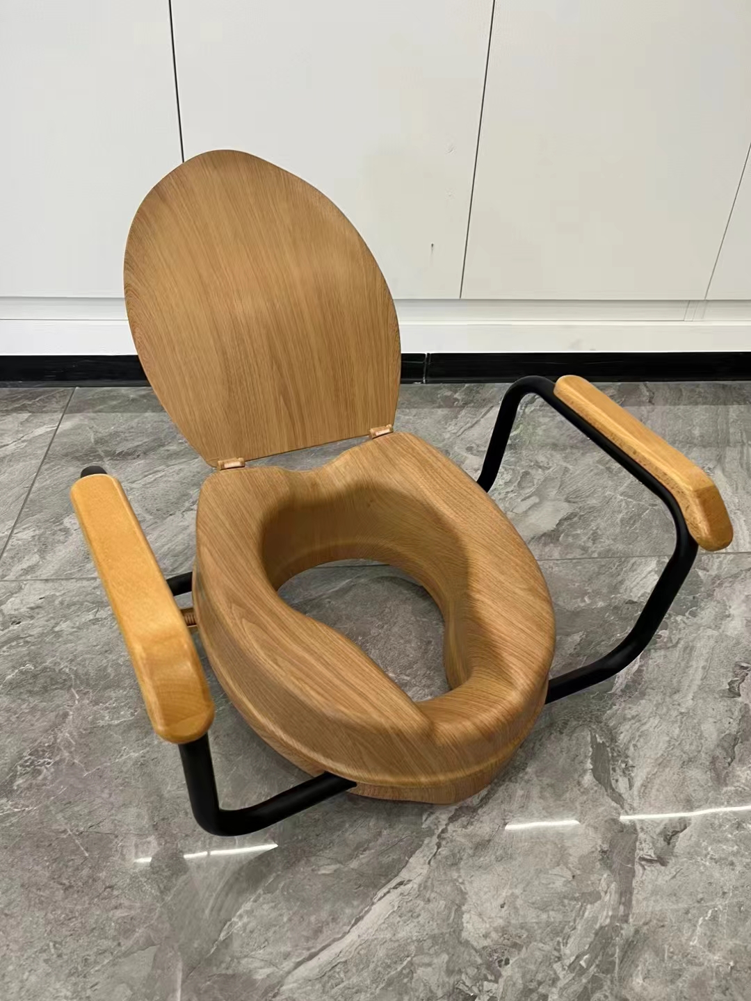 TRA8145 Wooden Toilet Seat with Lid & Armest for Disabled Eldery